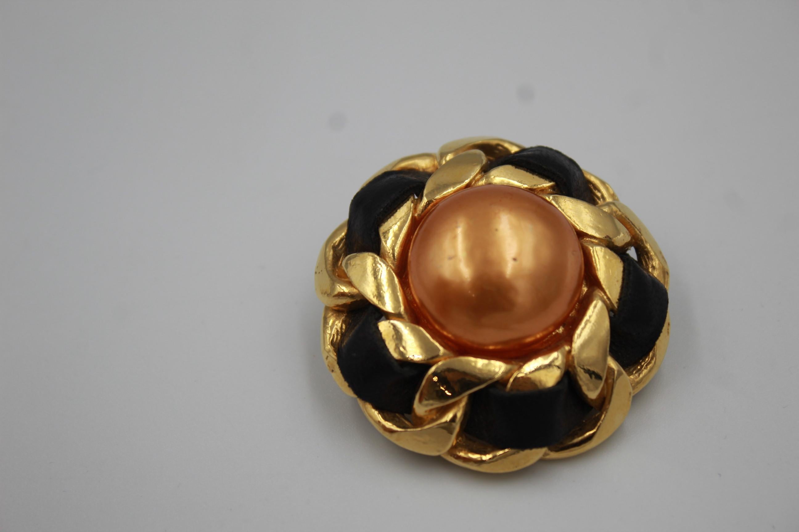 90's Chanel Golden  Vintage Earrings by Victoire de Castellane In Good Condition In Paris, FR