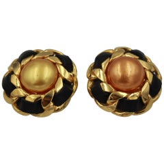 90
s Chanel Golden  Vintage Earrings by Victoire de Castellane