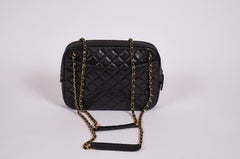 90's Chanel Vintage schwarz gesteppt Leder Umhängetasche mit Brieftasche