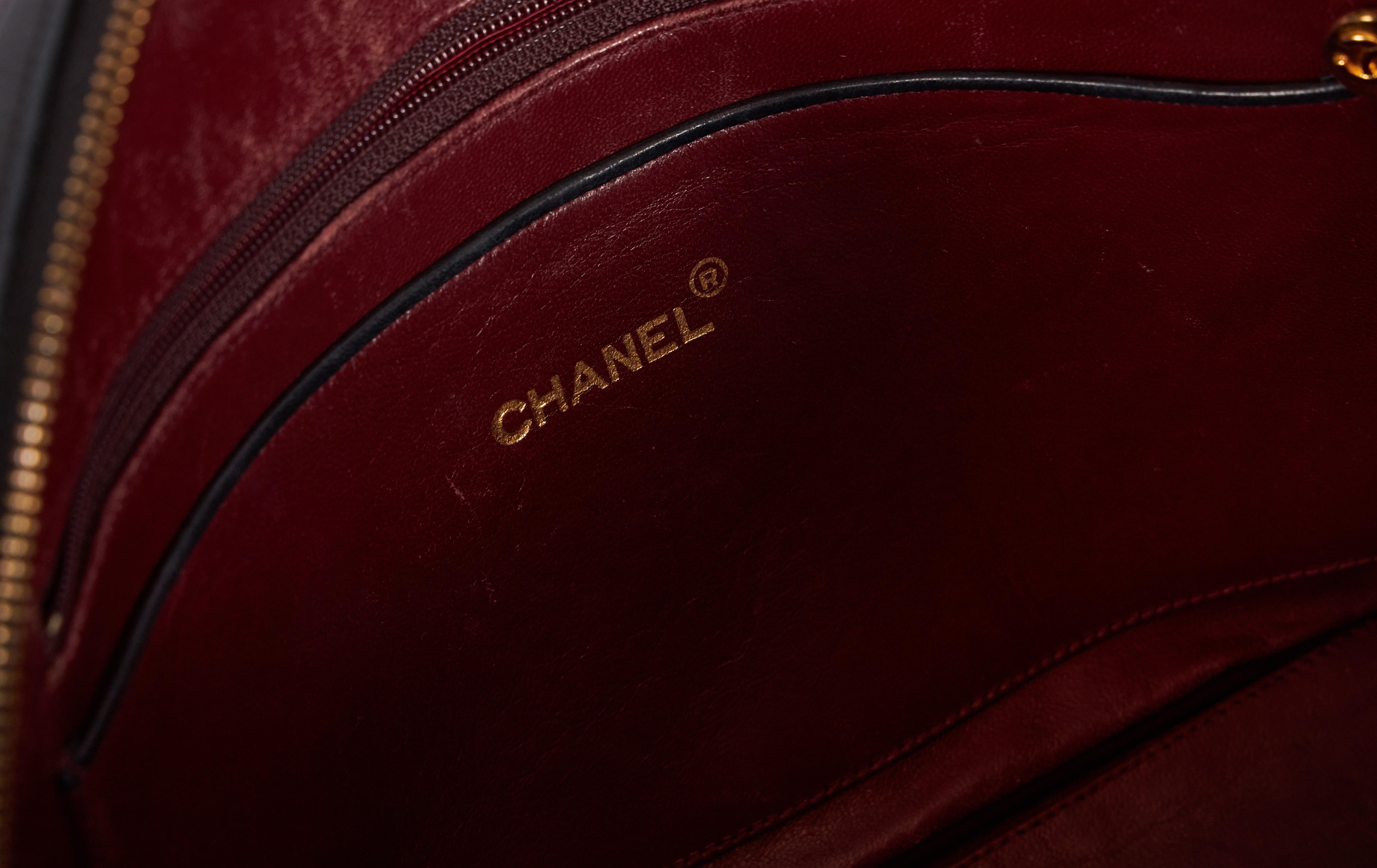 Women's 90's Chanel Vintage Black Quilted Leather Shoulder Bag with Wallet