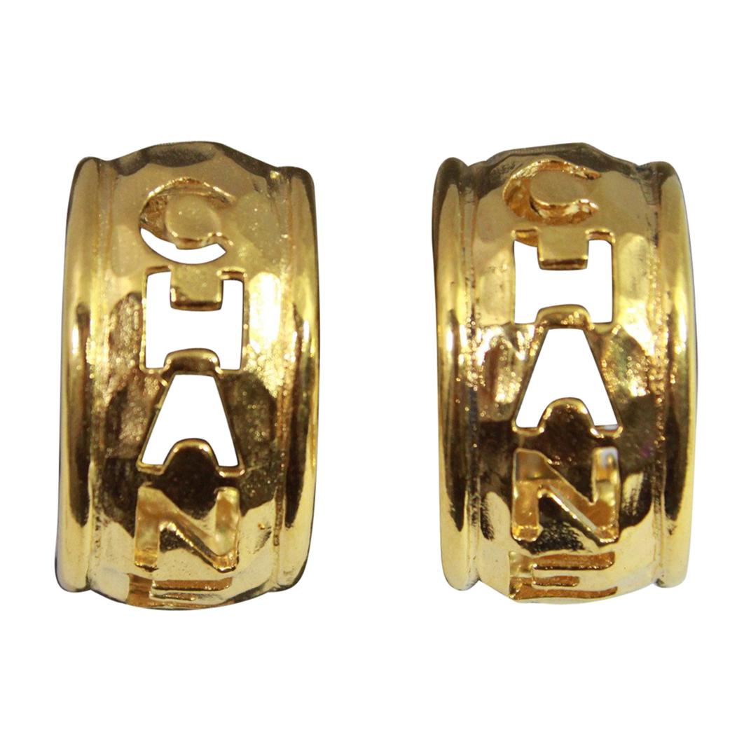 90's Chanel Vintage  Logo Earrings in Gold-Plated Metal For Sale