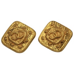 90's Chanel Vintage  Square Logo Earrings in Gold-Plated Metal
