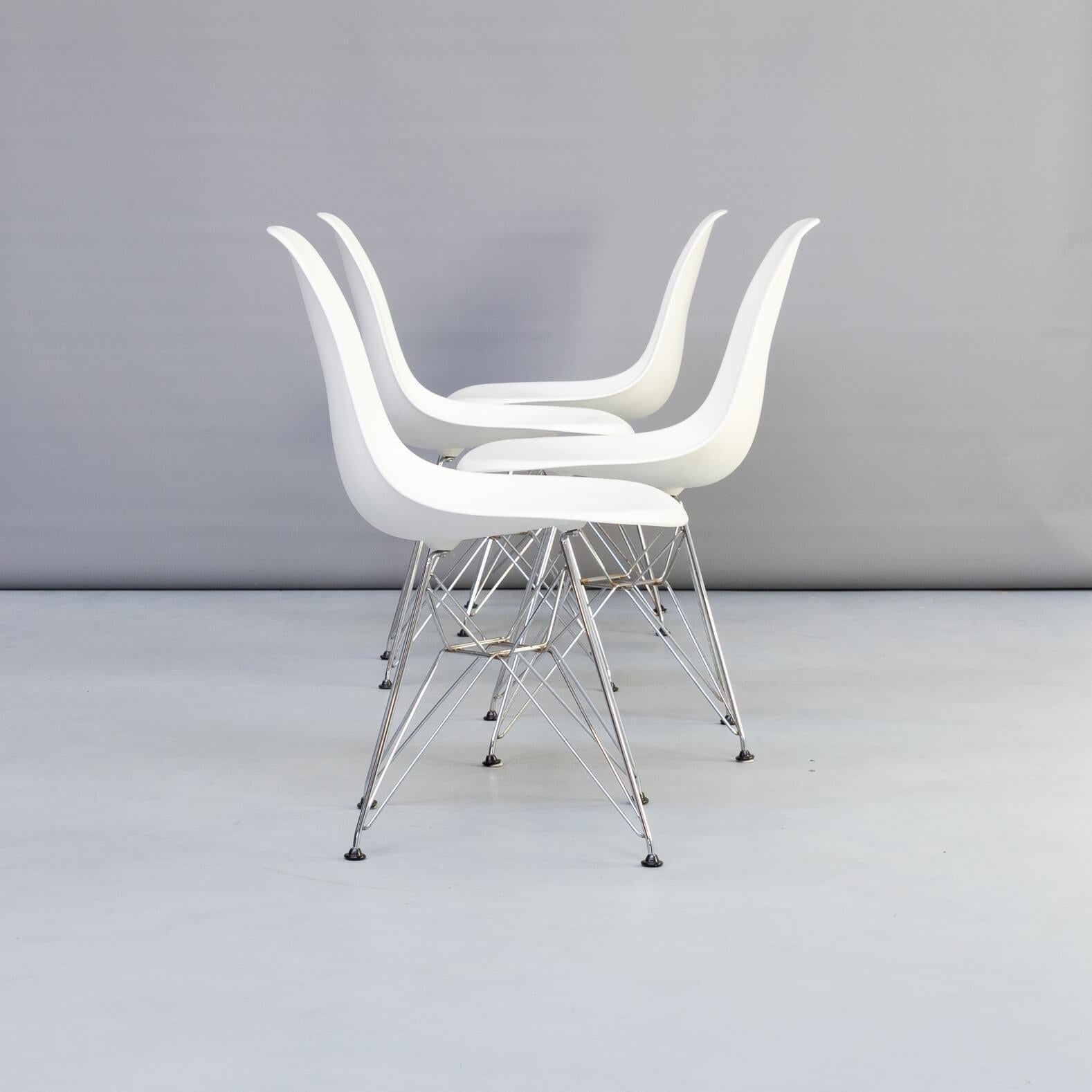 Mid-Century Modern 1990s Charles & Ray Eames ‘Dsr’ Dining Chair for Vitra, Set of 4 For Sale
