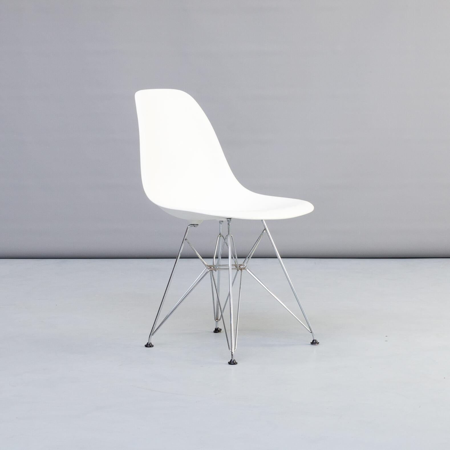 1990s Charles & Ray Eames ‘Dsr’ Dining Chair for Vitra, Set of 4 For Sale 1