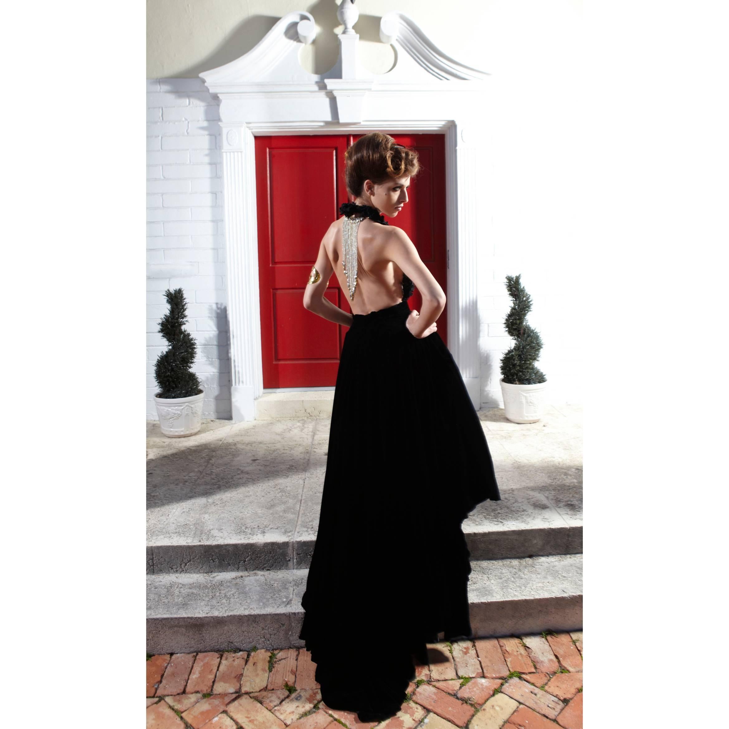 90s Custom Black Velvet Evening Skirt with Train.
Only available to Feb.28th.
Custom made by Alberti & Bird - Taylor for Theaters and Opera in Hamburg Germany.
The high end velvet is used for stage use and doesn't collect very much of dirt.
It was