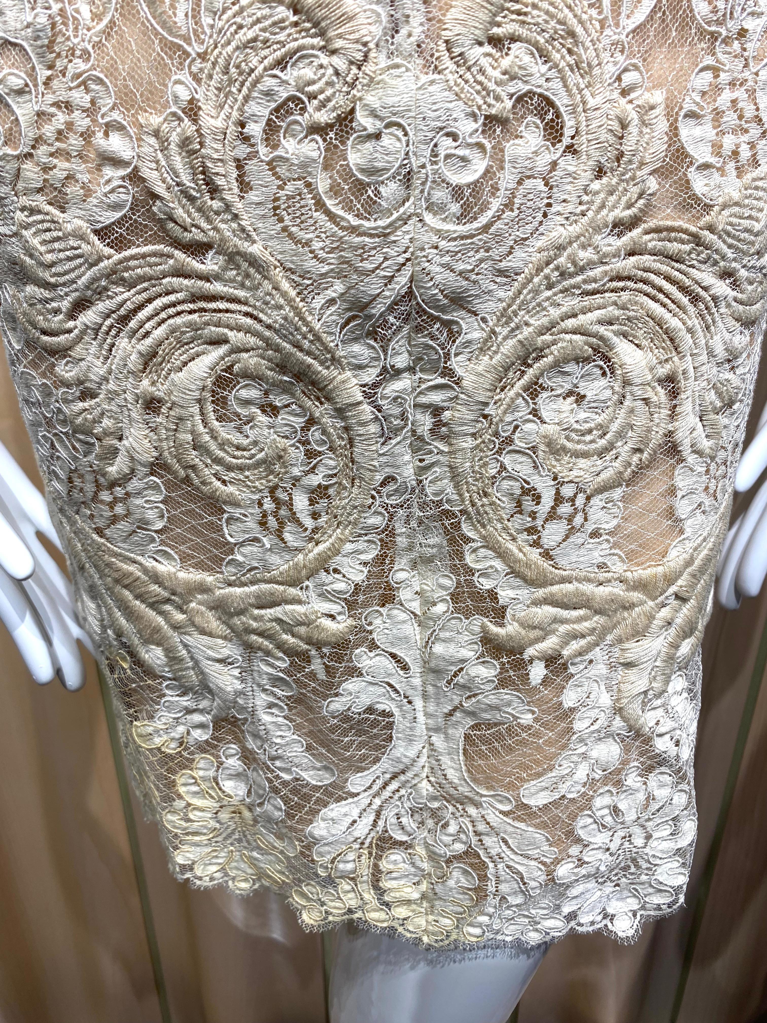 90er Gianfranco Ferre Cremefarbenes Cocktailkleid aus Spitze im Angebot 8
