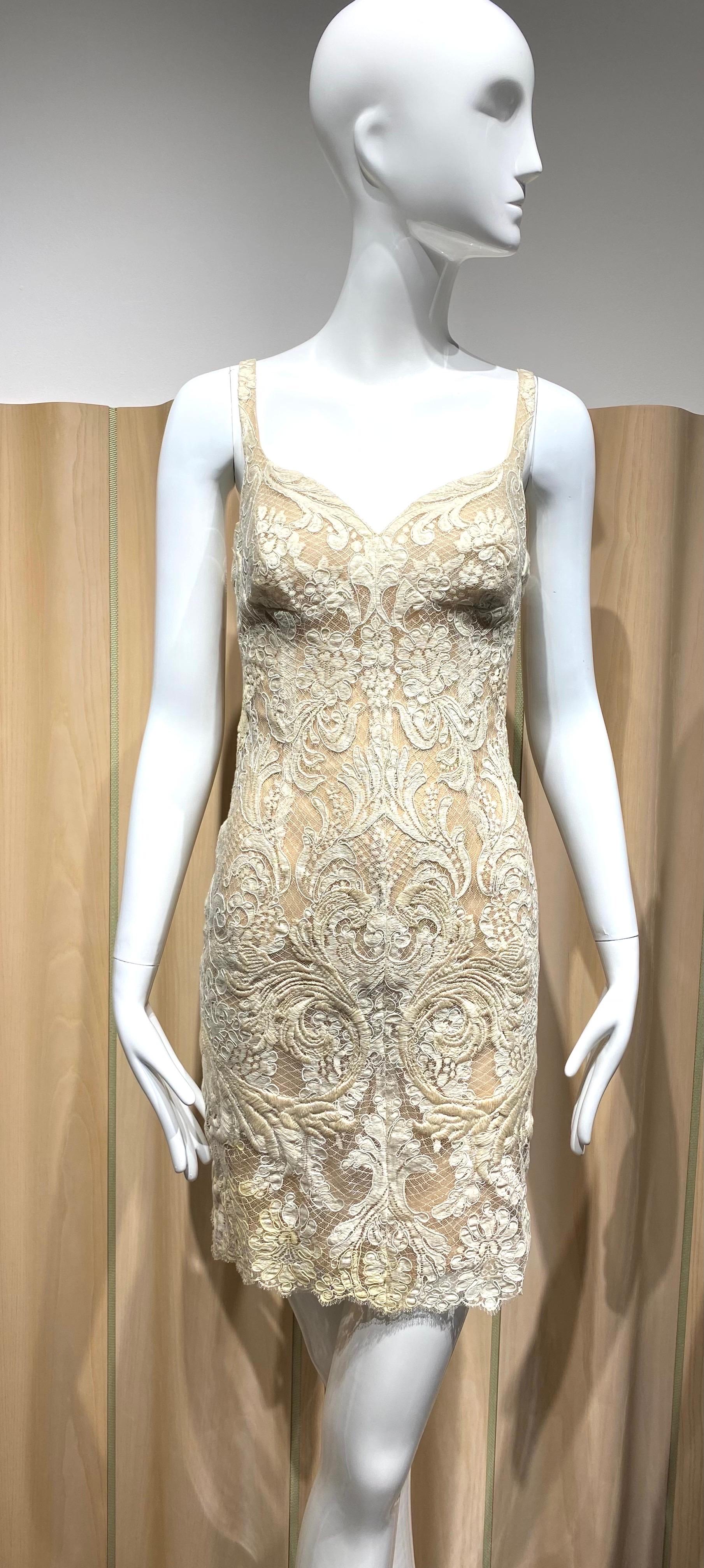 90er Gianfranco Ferre Cremefarbenes Cocktailkleid aus Spitze im Angebot 3