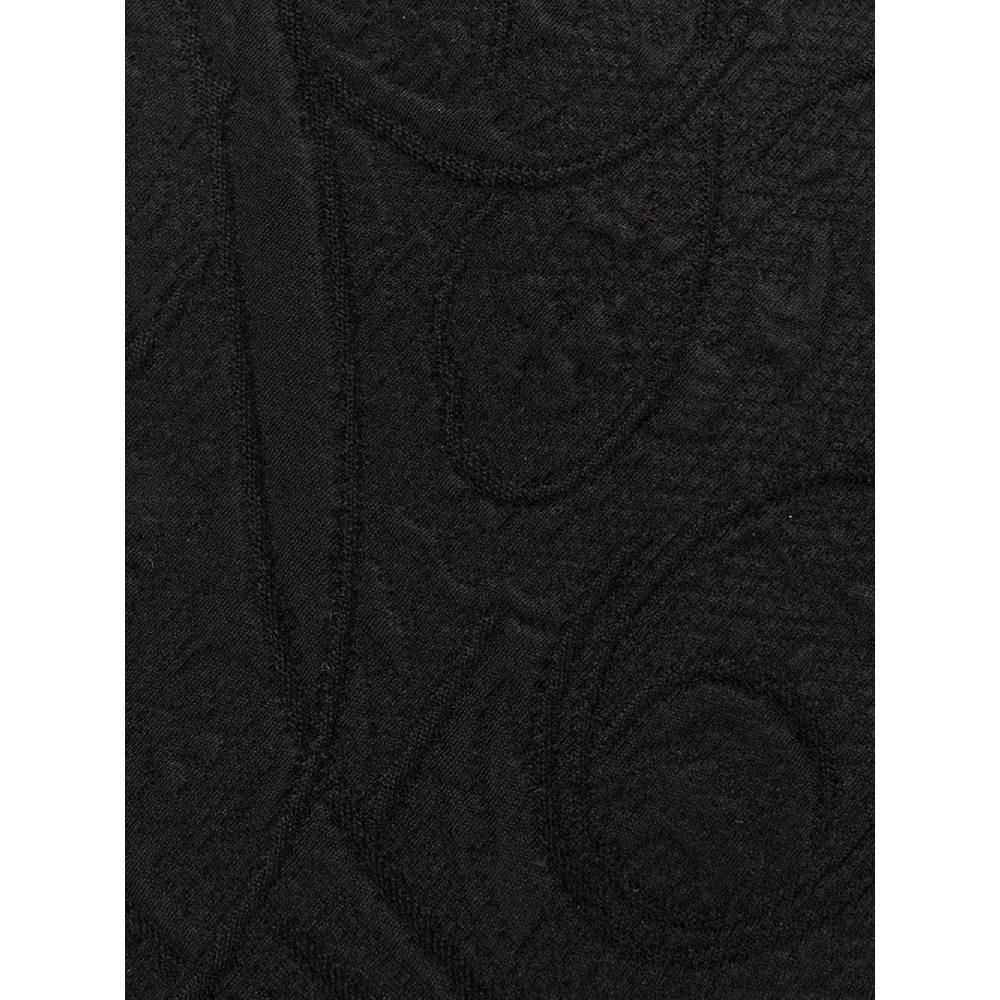 90s Gianfranco Ferré black silk and wool tie with embossed motif. Pointed design model.

Measurements
Width: 8 cm

Product code: A6401

Composition: 60% Silk - 40% Wool

Made in: Italy

Condition: Very good conditions
