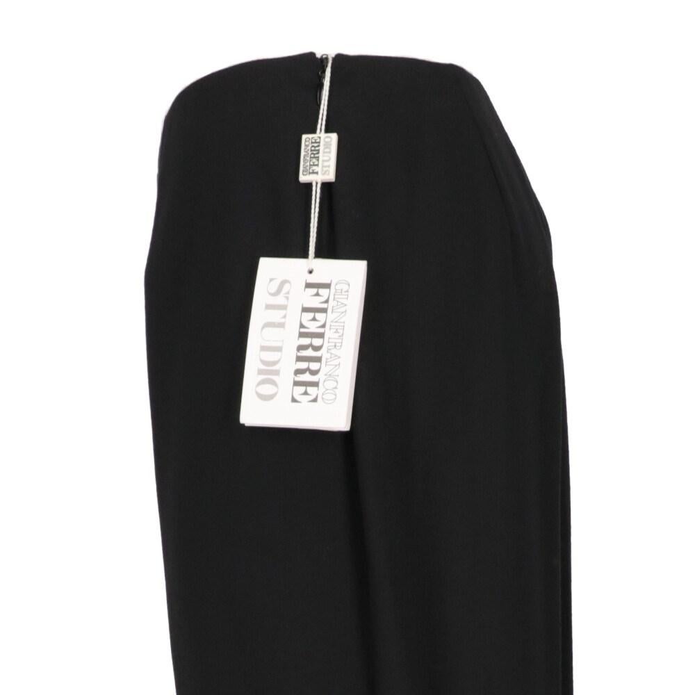 Women's 90s Gianfranco Ferré Vintage black wool blend trousers For Sale