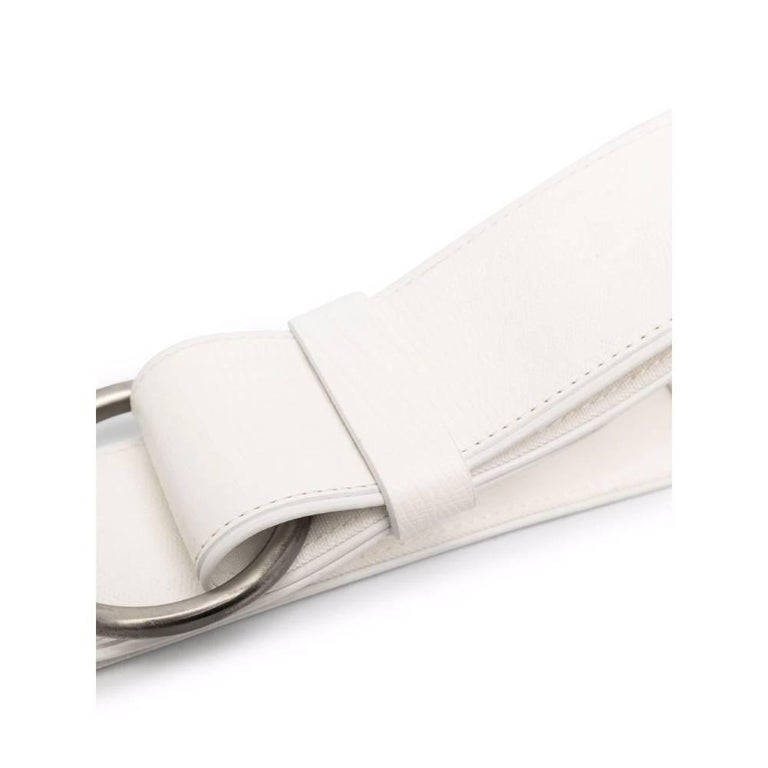 Gianfranco Ferrè white printed leather belt with metal belt loop.

One Size

Measurements
Length: 102 cm
Width: 5,5 cm

Product code: A7087

Notes: This item belongs to a deadstock and it has never been worn.

Composition: 100% Leather – 100%