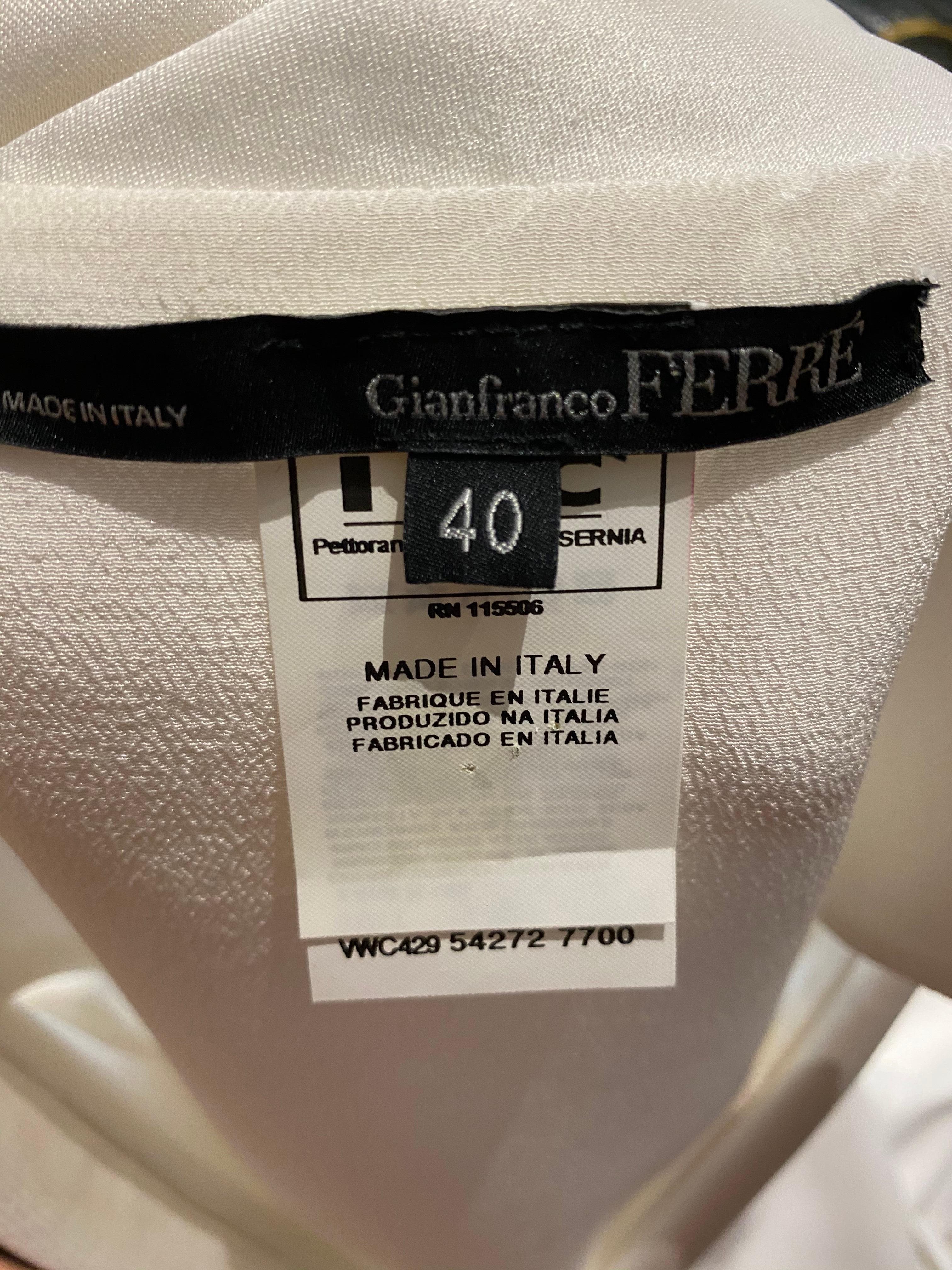 90er Gianfranco Ferre Weißes ärmelloses Kleid mit V-Ausschnitt aus Seide im Angebot 5