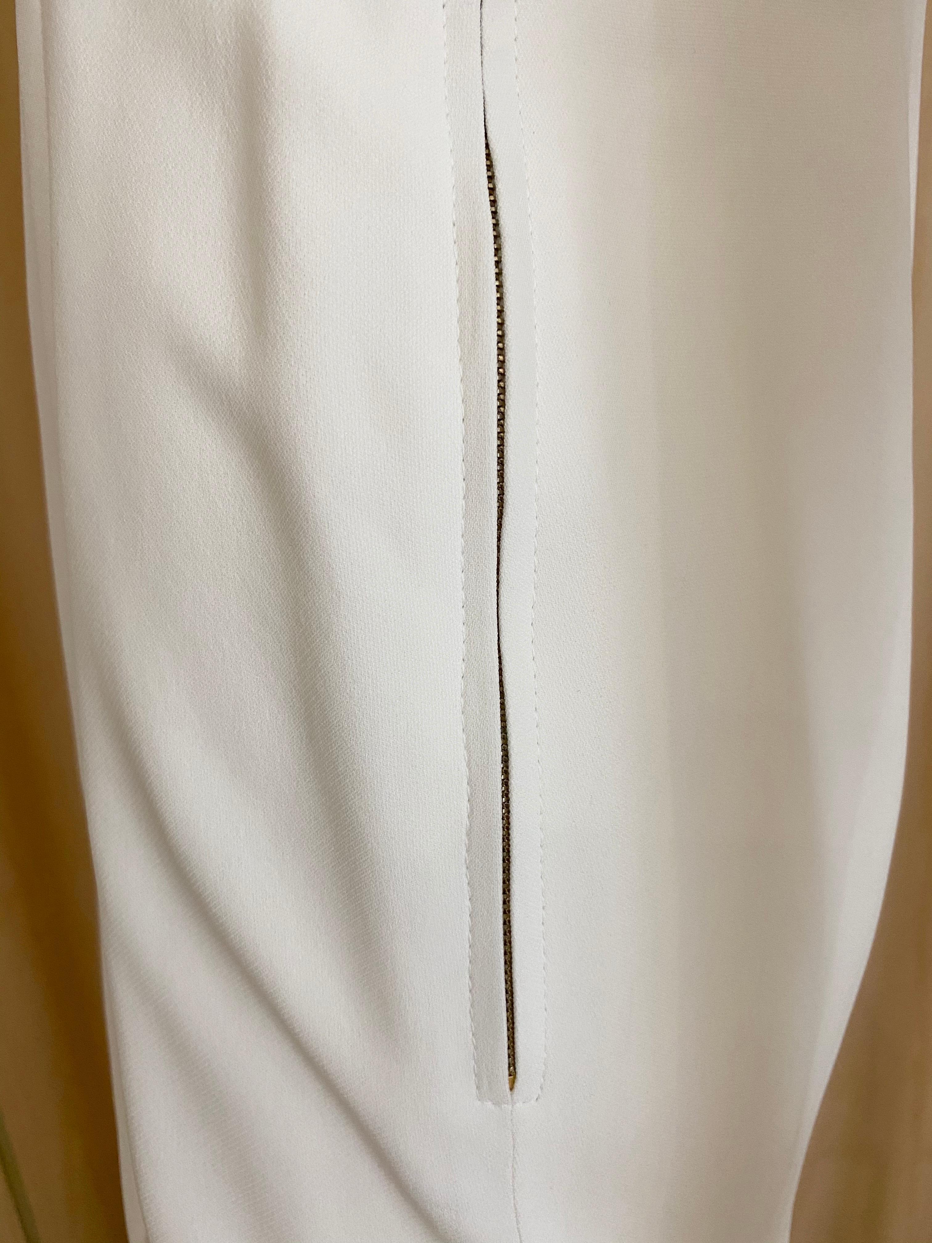 90er Gianfranco Ferre Weißes ärmelloses Kleid mit V-Ausschnitt aus Seide im Angebot 2