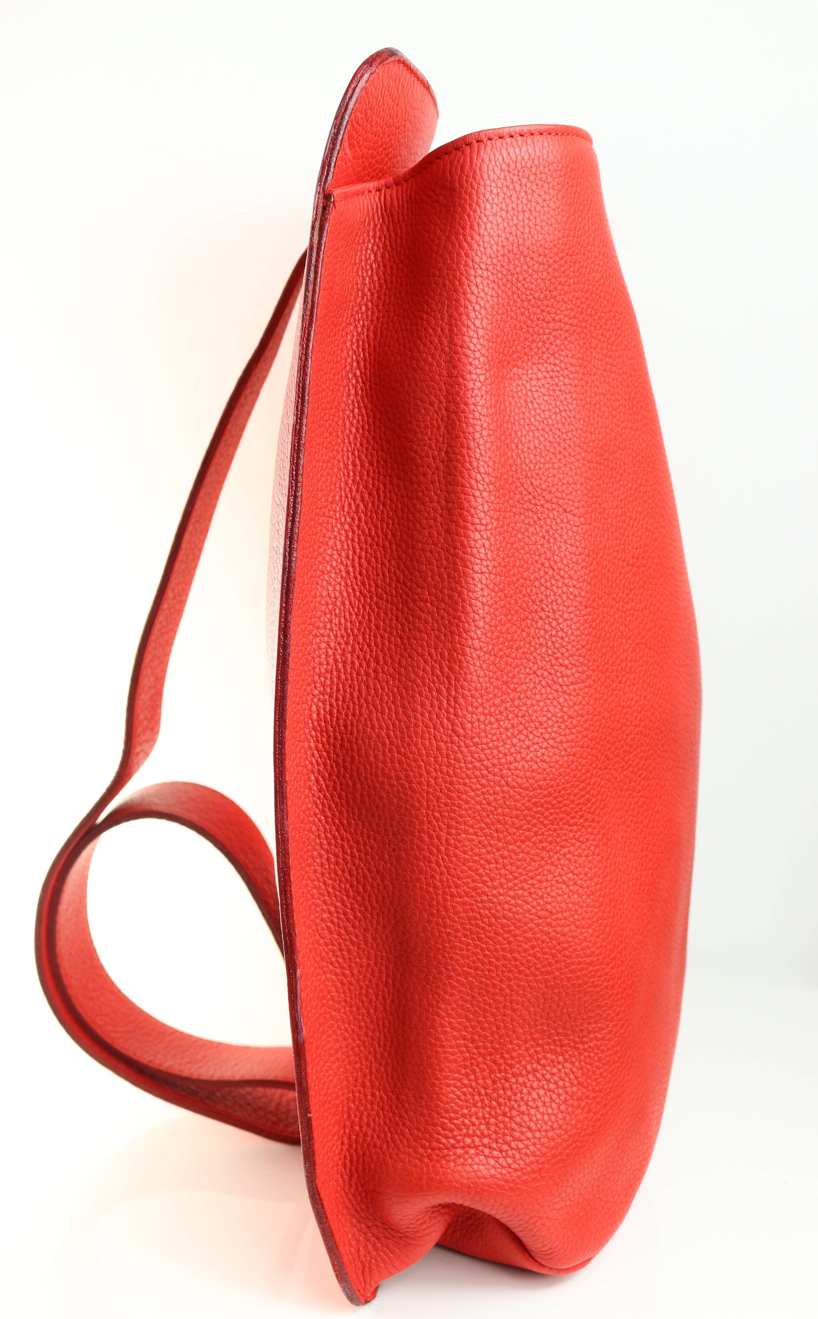 Women's or Men's 90s Gianni Versace Couture Red Leather Single Sling Strap Bag For Sale