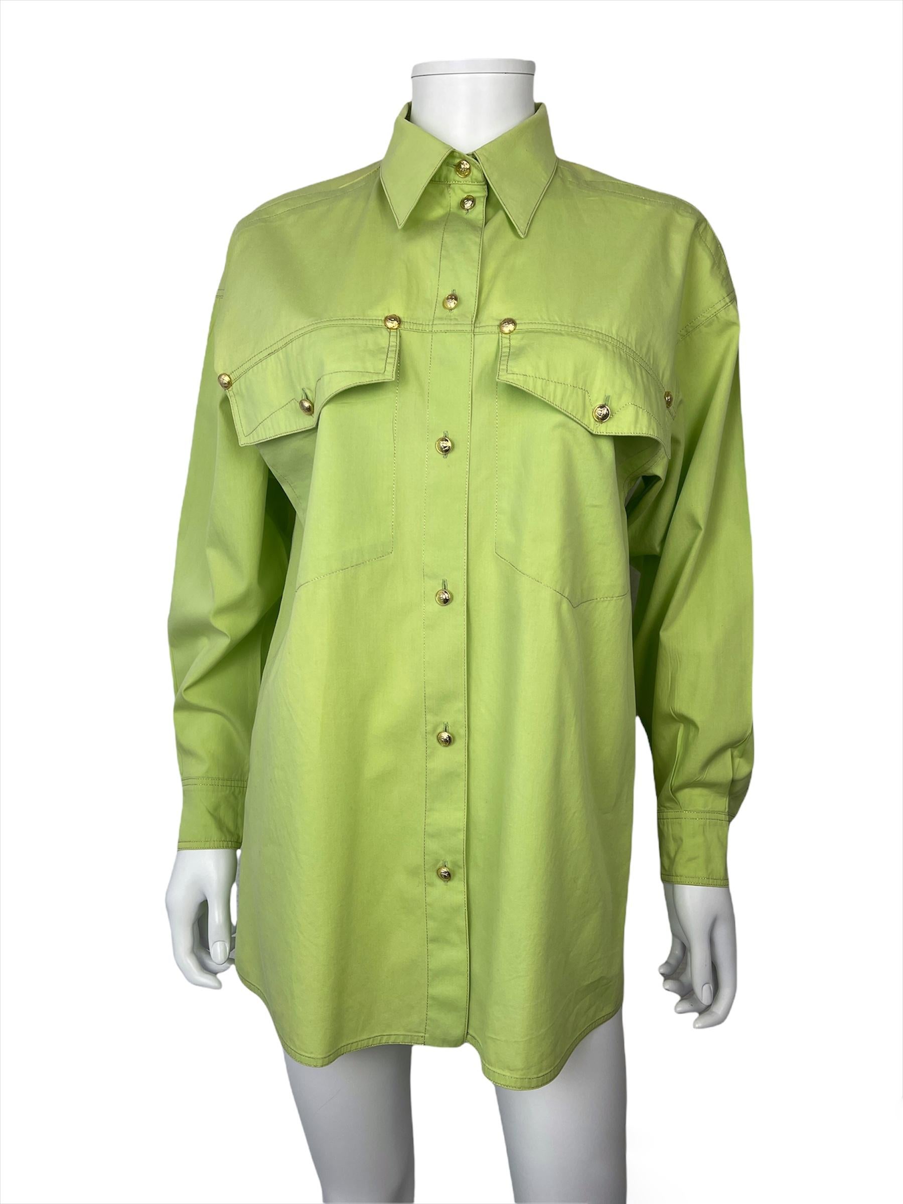 Camisa Gianni Versace Icono Vintage Años 90 Cabezas de Medusa Verde en Bueno estado para la venta en Paris, FR