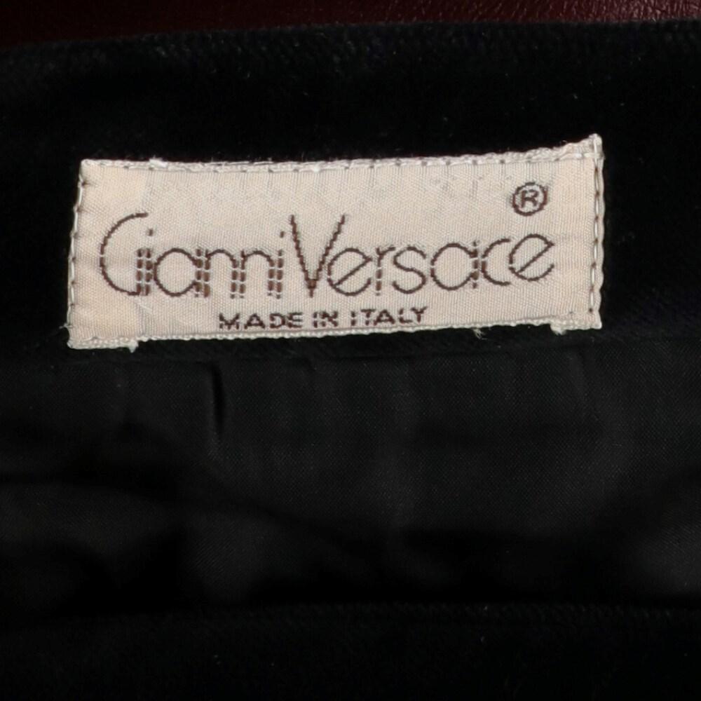 90s Gianni Versace Vintage black velvet midi skirt For Sale 1