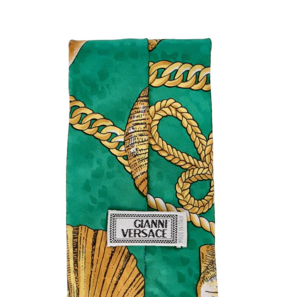 90s Gianni Versace Vintage green silk tie with yellow and black baroque print In Excellent Condition For Sale In Lugo (RA), IT