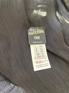 Jean Paul Gaultier, top unisex in seta nera con scollo a V degli anni '90, taglia M