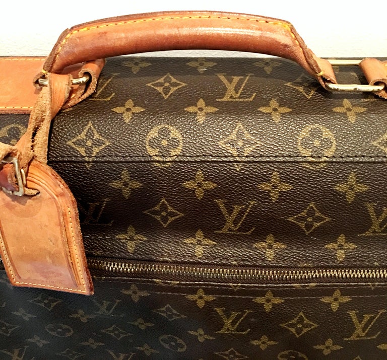 90'S Louis Vuitton Canvas and Leather "LV" Monogram Hanging Travel