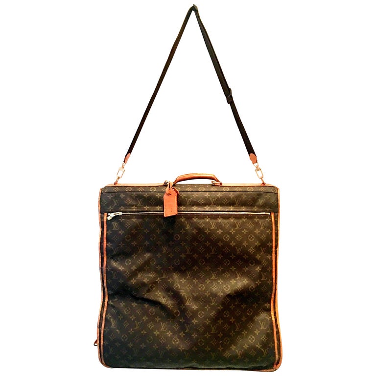 90'S Louis Vuitton Canvas and Leather "LV" Monogram Hanging Travel