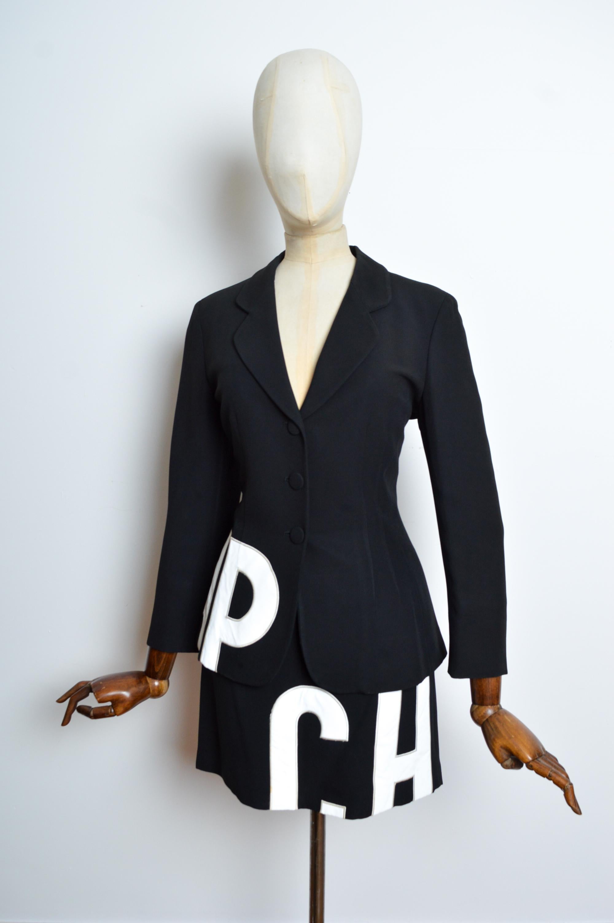 90er Moschino CHEAP & CHIC 2-teiliges Anzug-Set aus schwarzer Jacke und Minirock im Zustand „Gut“ im Angebot in Sheffield, GB