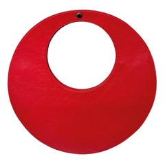 Bolso redondo grande de charol rojo de Moschino Jeans de los 90