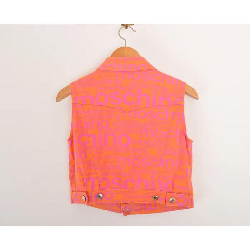 Orange Moschino, veste courte sans manches rose et orange à motif « Off Key » des années 90 en vente