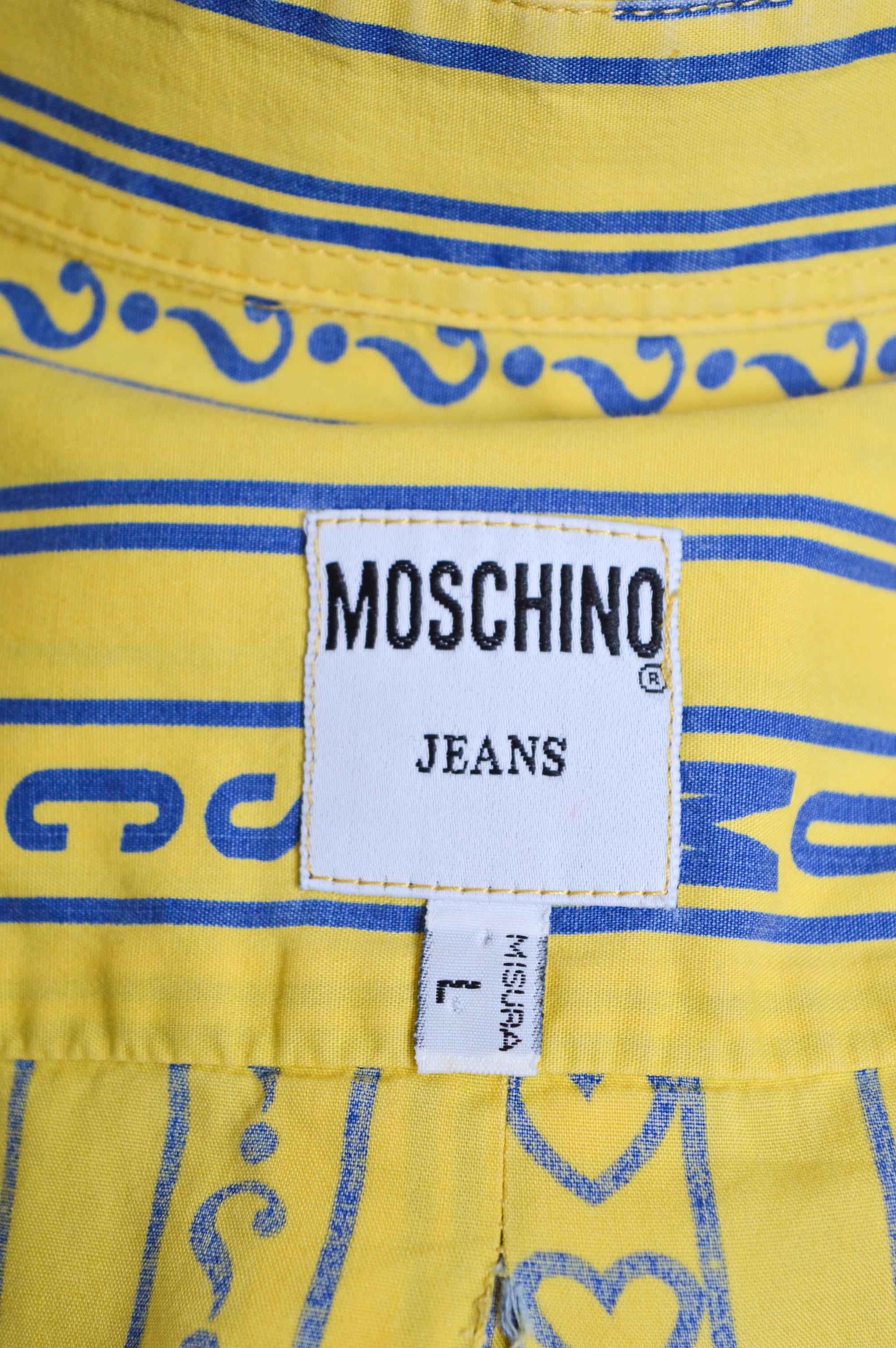 90's Moschino Vintage Gelb & Blau wiederholen Logo drucken Langarm-Shirt Herren im Angebot
