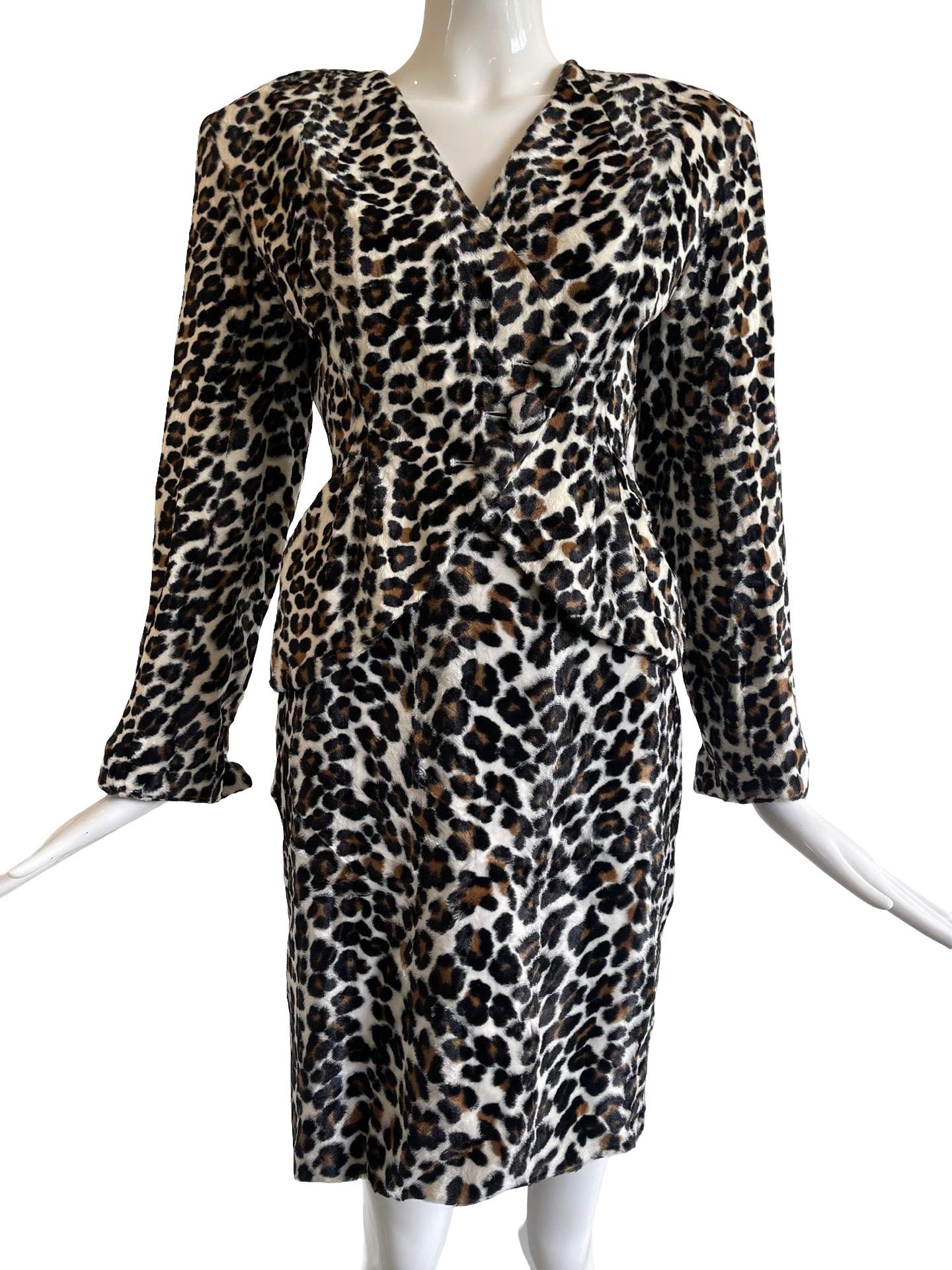 90s Norma Kamali Leopard Skirt Suit en venta 5
