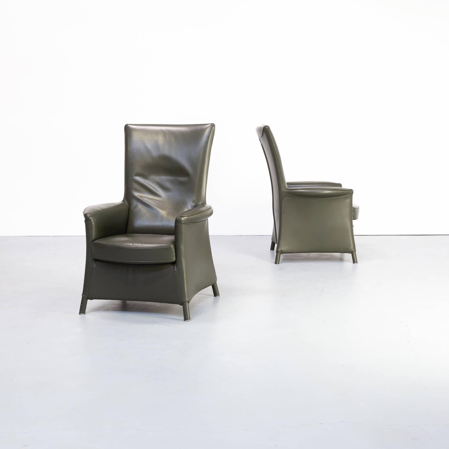 Piva has not only created designs for many renowned furniture companies, but also for numerous impressive buildings. For Wittmann Paolo designed several design classics. Also this set of two ‘Alta’ Lounge fauteuils in the early nineties. Highly