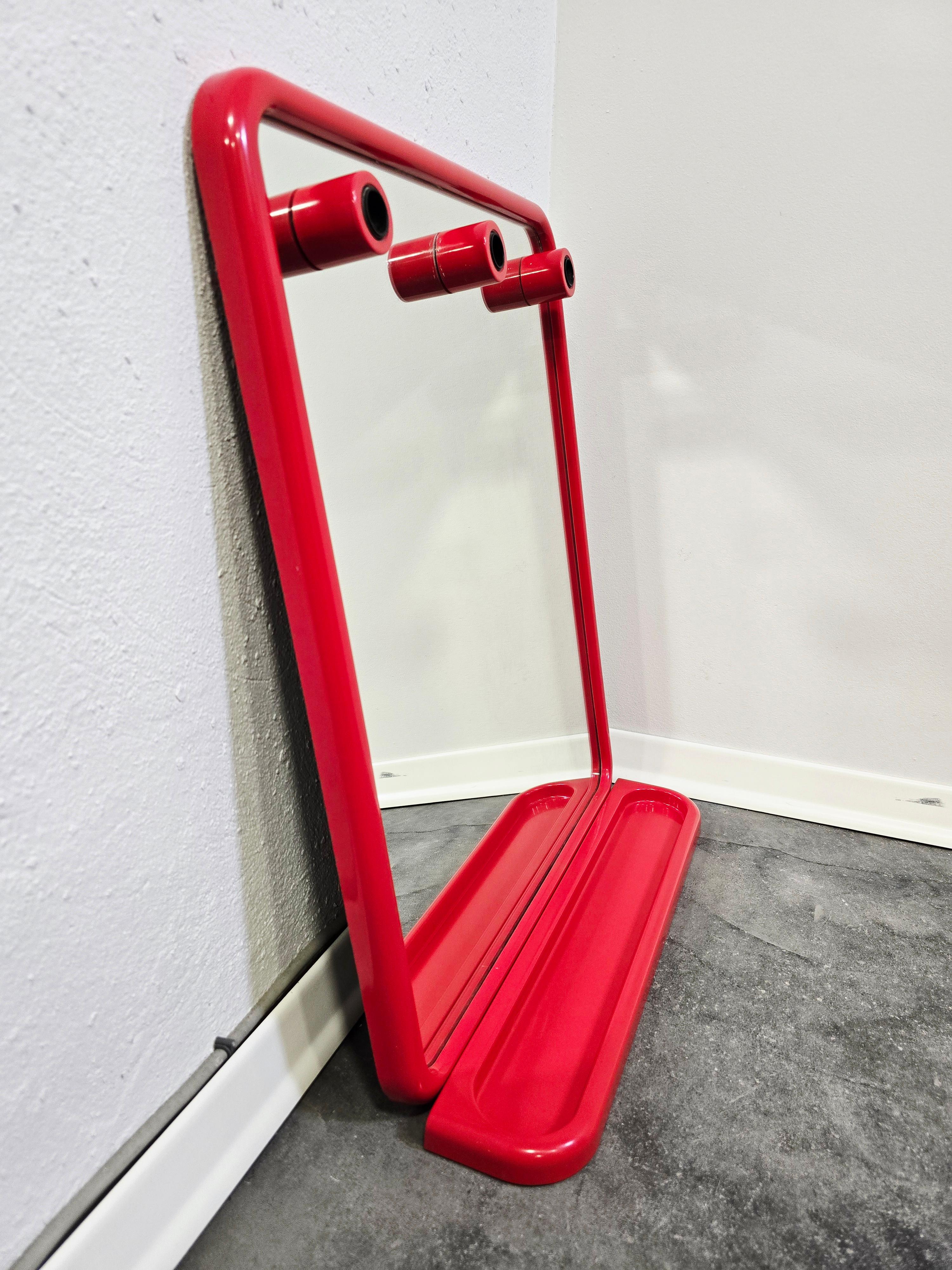90s Red Mirror with Shelf In Good Condition For Sale In Ljubljana, SI