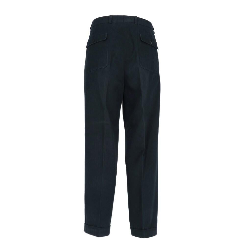 Romeo Gigli blue cotton trousers. Front button closure, decorative pinces, two front pockets and two back patch pockets with flap.

Size: 46 IT

Flat measurements
Height: 101 cm
Waist: 39 cm
Inseam: 76 cm

Product code: X1064

Composition: 100%