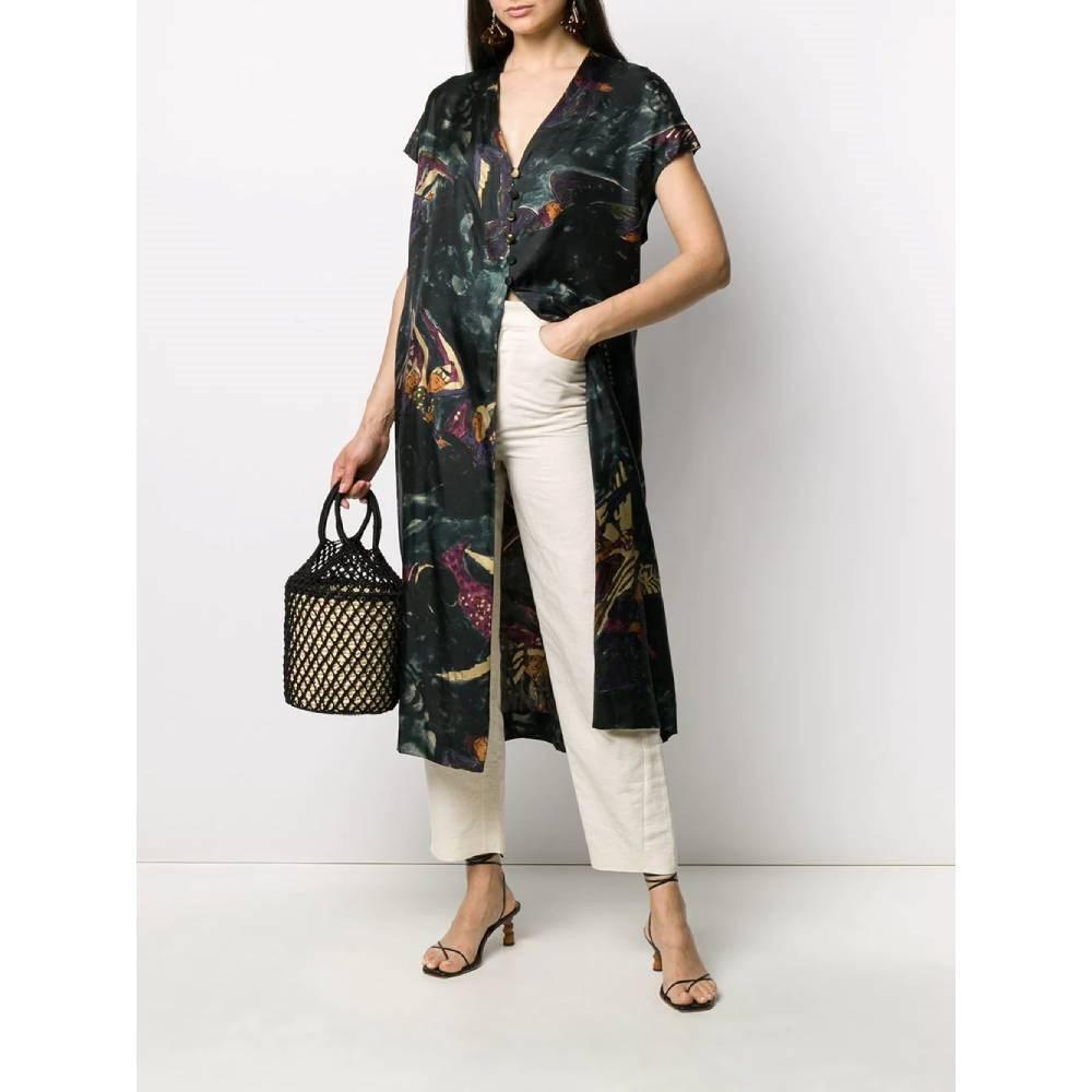 Romeo Gigli multicolour silk angel print maxi top. Straight fit model with v-neck, front deep slit, front buttoning and short sleeves.

Size: 42 IT

Flat measurements
Height: 123 cm
Bust: 64 cm
Shoulders: 42 cm

Product code: A6154

Notes: Item