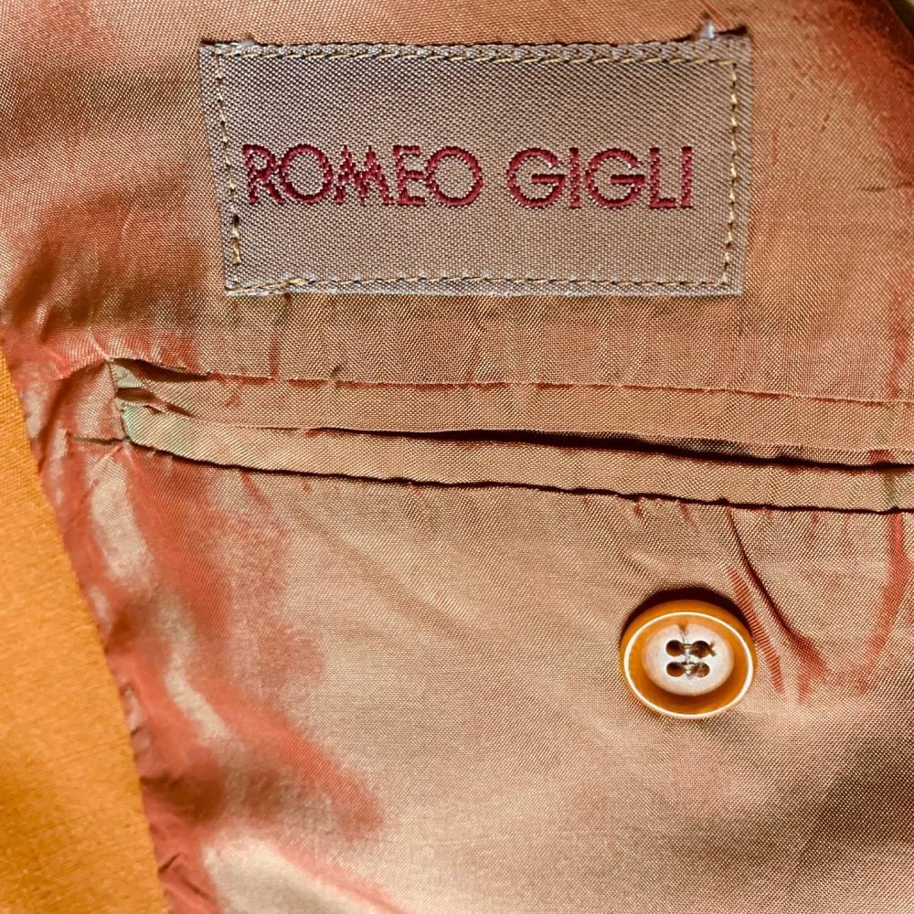 90s Romeo Gigli orange wool jacket with orange iridescent lining For Sale 1