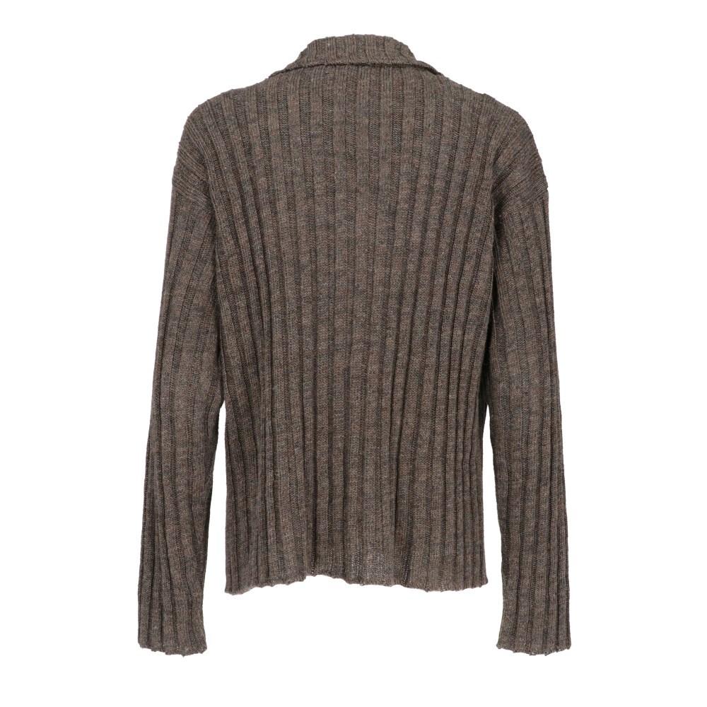 Romeo Gigli gray linen knit cardigan. Classic collar and front button closure.

Size: 48 IT

Flat measurements
Height: 74 cm
Bust: 63 cm
Shoulders: 64 cm
Sleeves: 64 cm

Product code: X1151

Composition: 100% Linen

Made in: Italy

Condition: Very