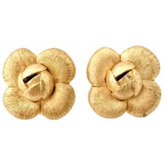 90
S St. John Brushed Gold Plate Abstract Flower Earrings