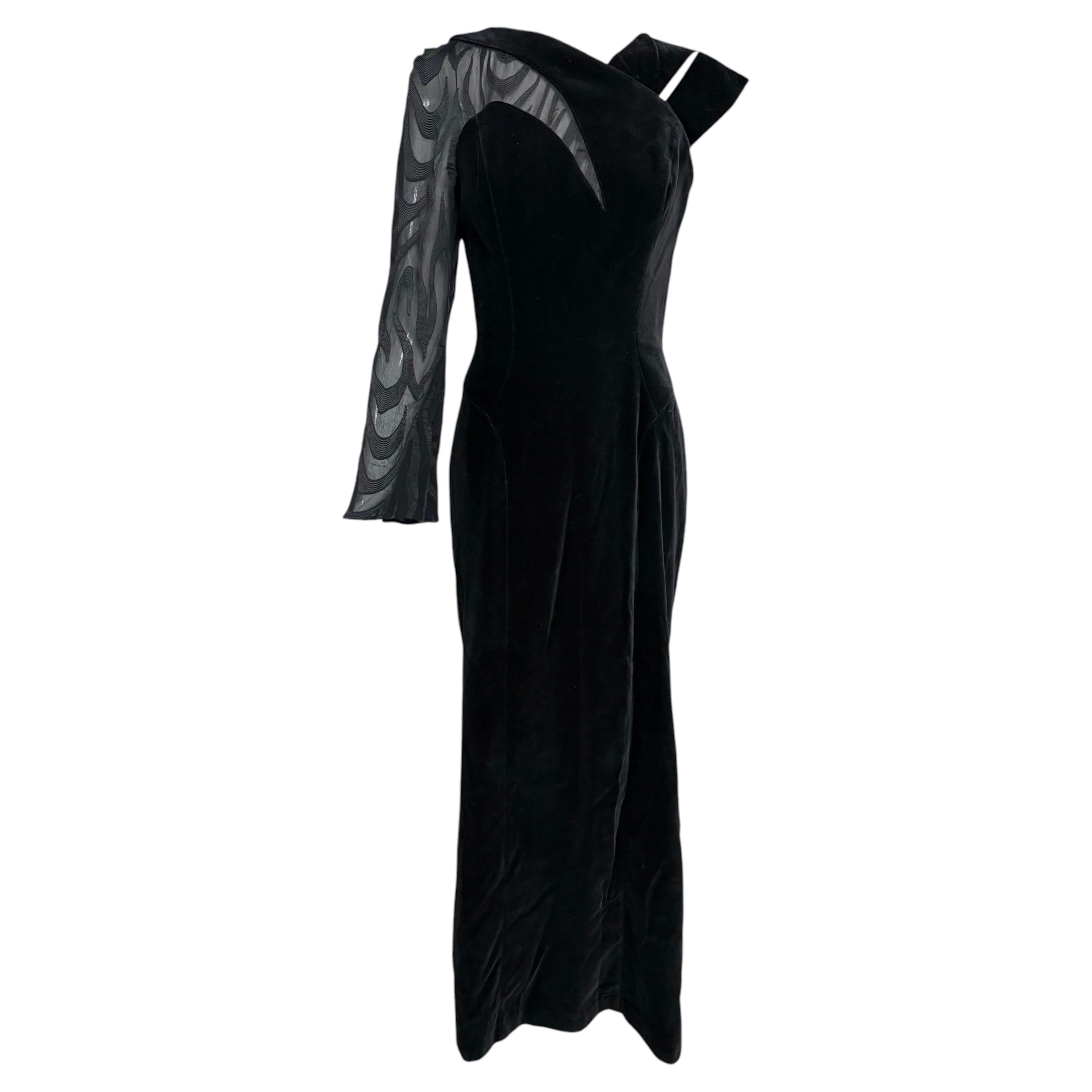 Robe de soirée Thierry Mugler des années 1990, en velours noir, à une seule épaule, en maille illusion