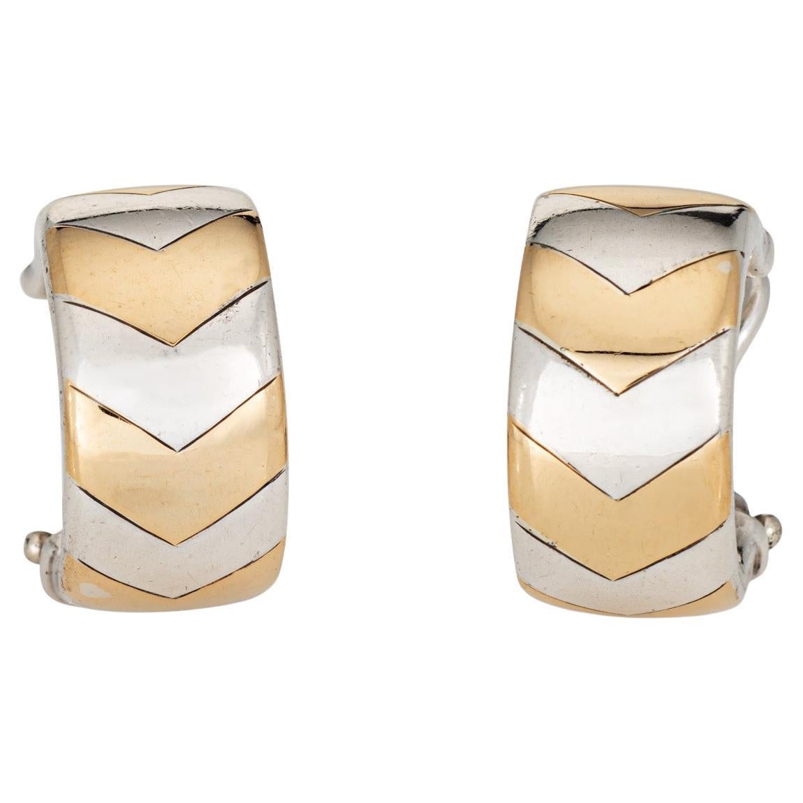 Anni '90 Tiffany & Co. Orecchini a cerchio Chevron in argento sterling e oro 18k firmati in vendita