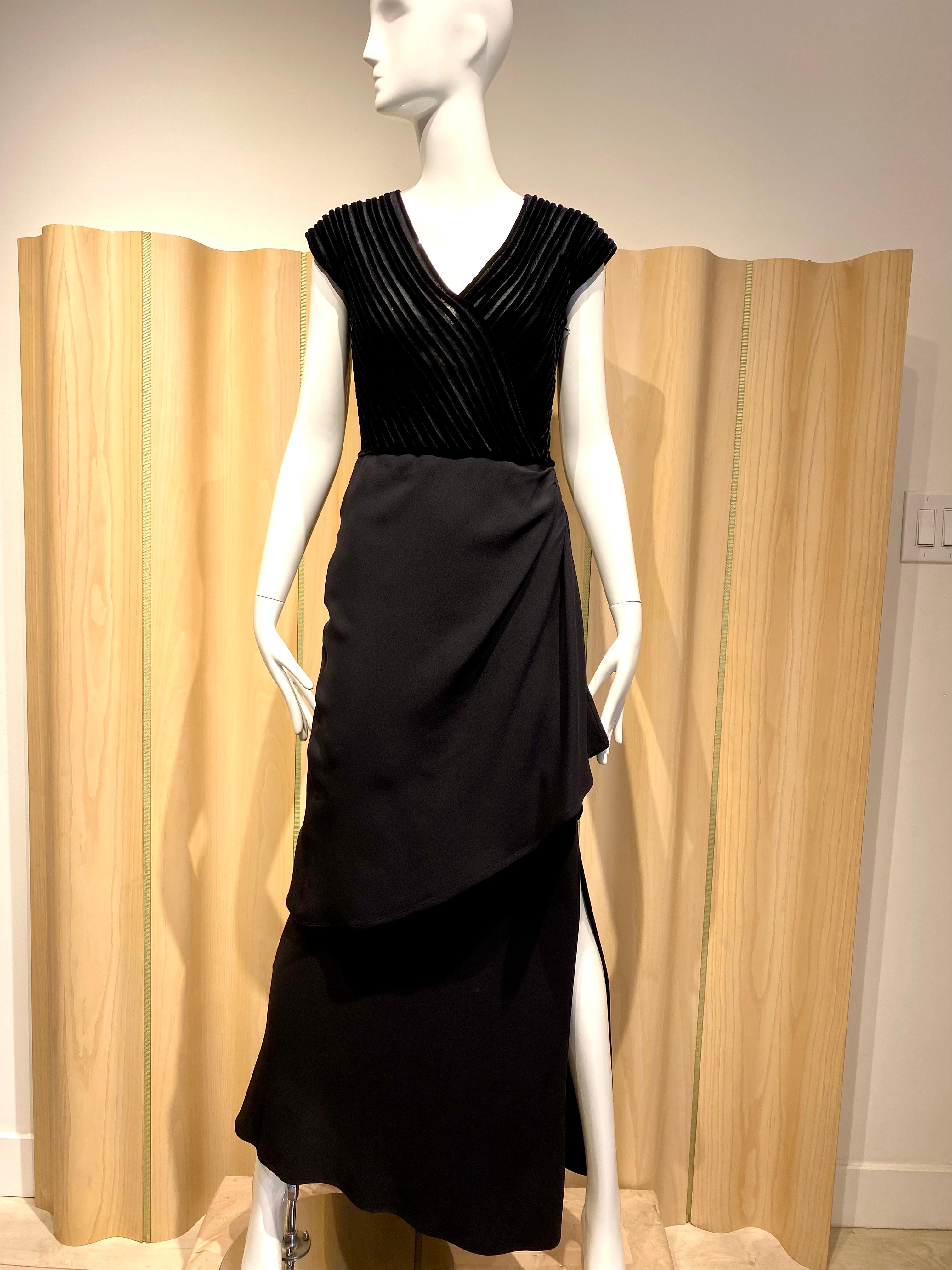 90s VALENTINO RUNWAY Black Silk Gown In Good Condition For Sale In Beverly Hills, CA