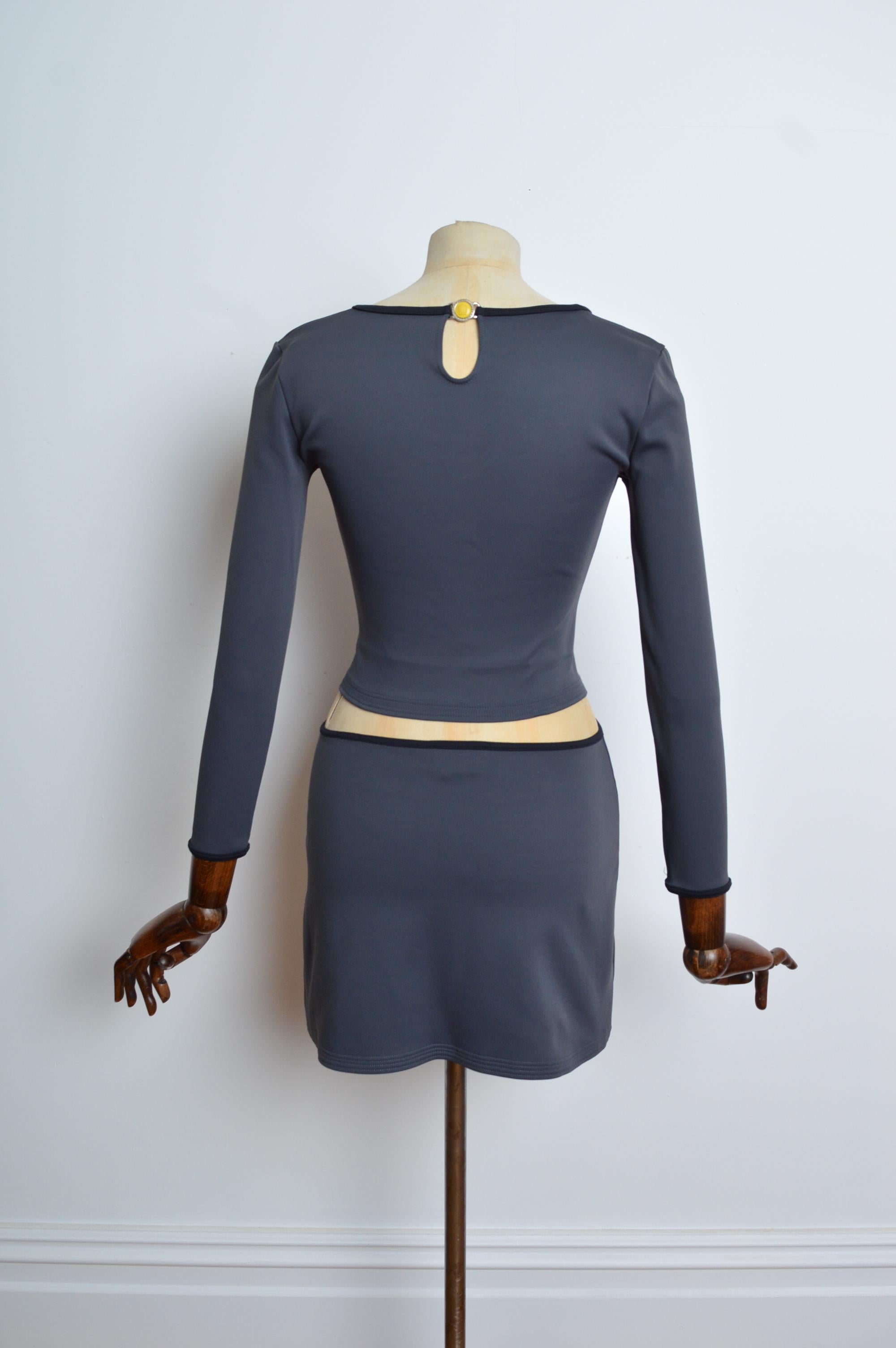 90's VERSACE Intensive Charcoal Grey Medusa Fitted Top & Mini Skirt - Twin Set In Good Condition In Sheffield, GB