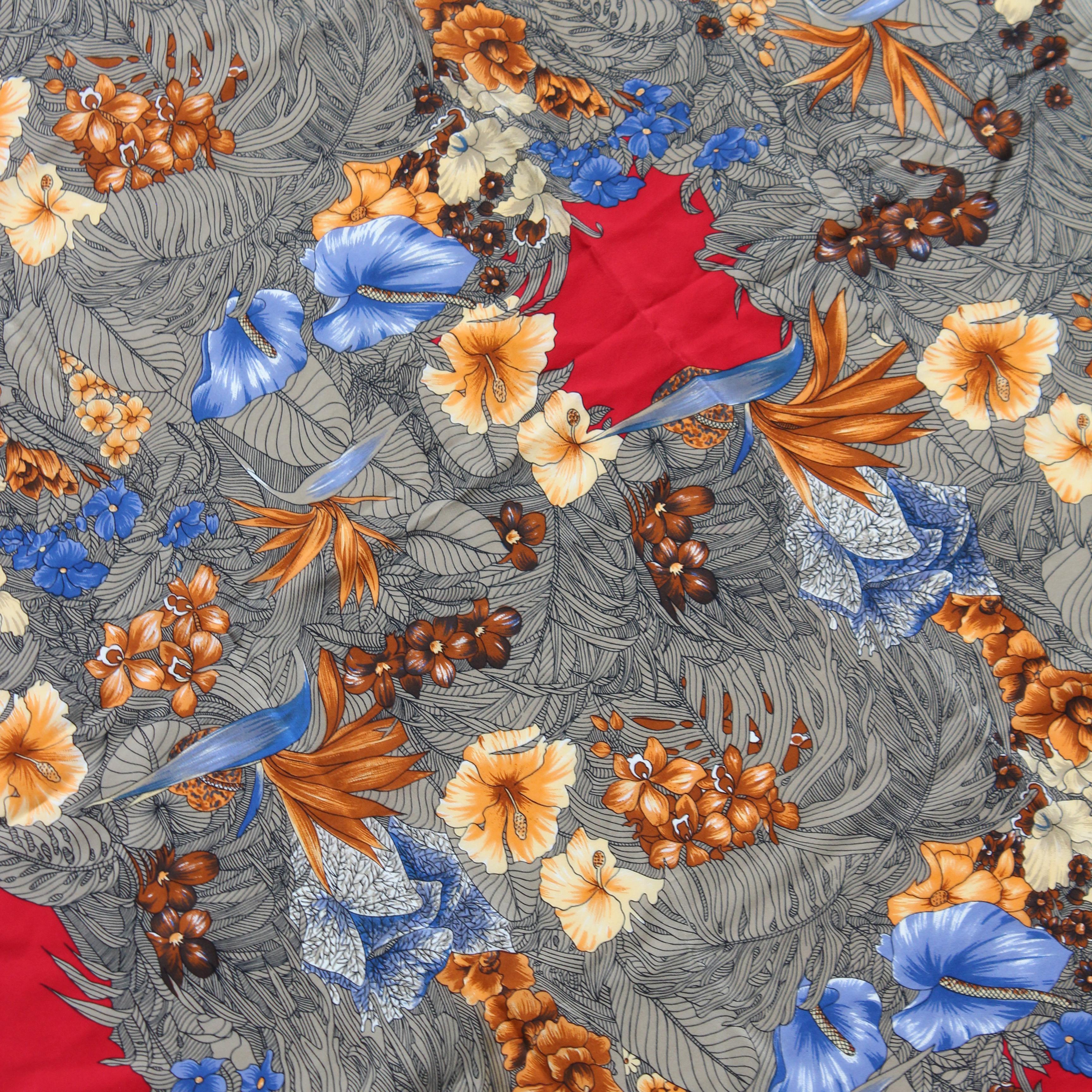 90s Versace Scarf Shawl Red Silk Bold Abstract Floral Print Large 35in Vintage For Sale 3