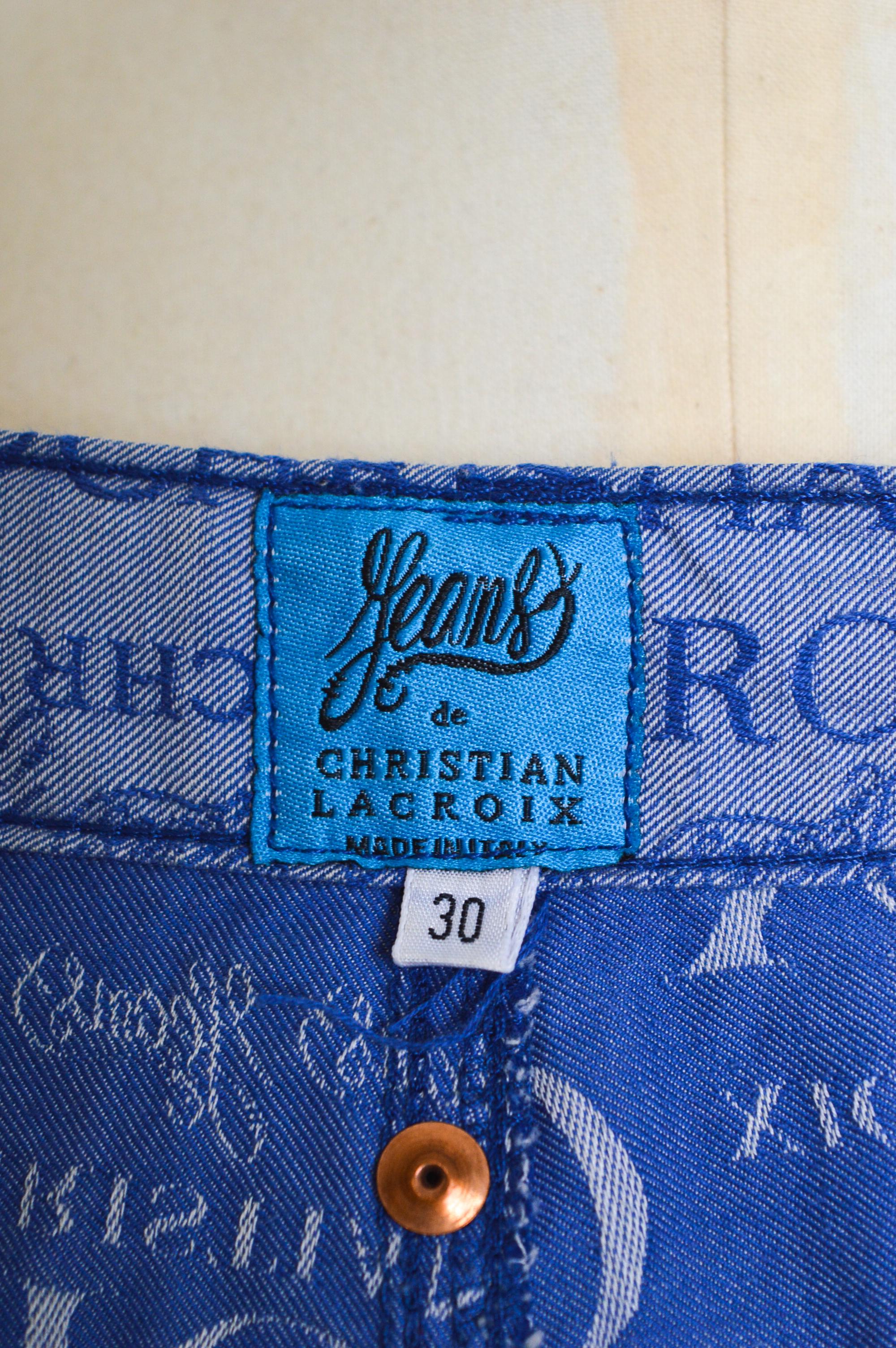 90er Jahre Vintage Christian Lacroix Jacquard-Jeanshose mit funkelndem lila-grünem Monogramm Damen im Angebot