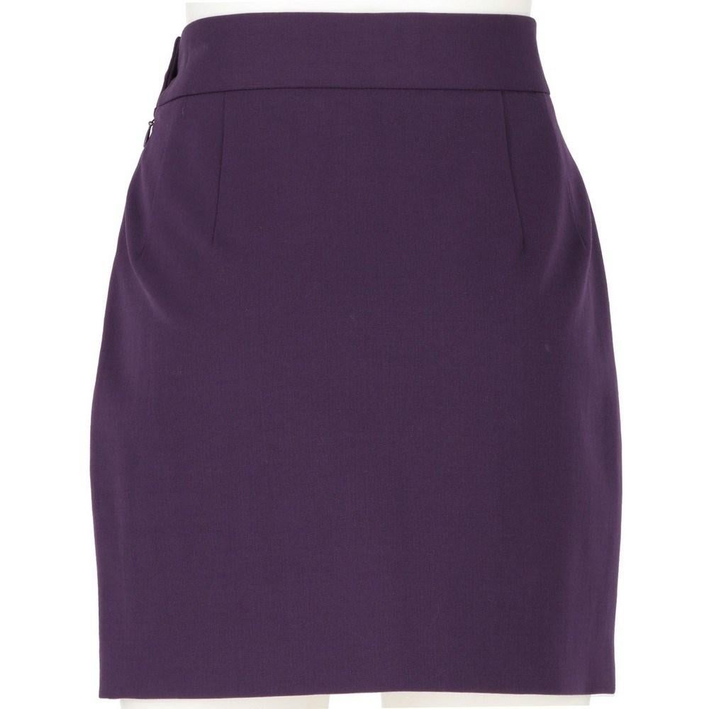 Vivienne Westwood Red Label purple wool skirt with side logoed button and zip. Beige logoed jacquard lining.

Size: 44 IT

Lenght: 41 cm
Waist : 37 cm

Product code: X5196

Notes: The item shows some pulled threads, as shown in the