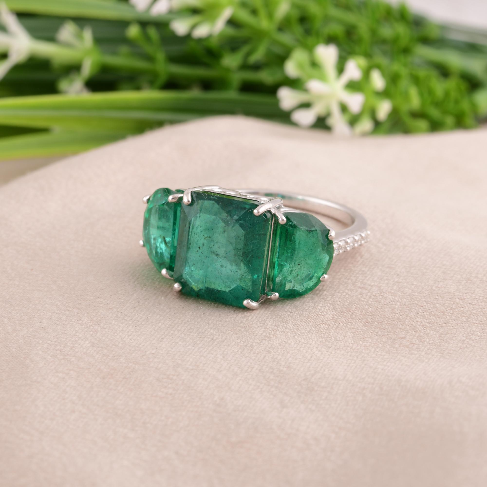 9.1 Carat Zambian Emerald Cocktail Ring 0.11 Carat SI/H Diamond 18k White Gold In New Condition For Sale In Diera, Dubai