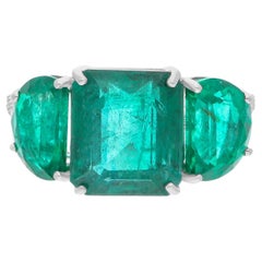 9.1 Carat Zambian Emerald Cocktail Ring 0.11 Carat SI/H Diamond 18k White Gold