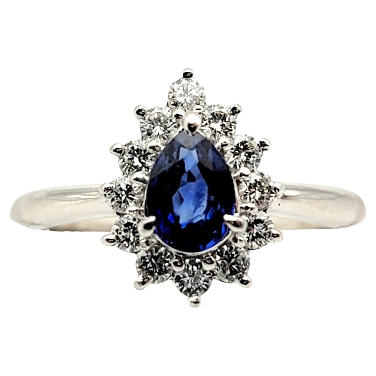 Ring size 5.75

Simple yet stunning sapphire and diamond halo ring. Understated and elegant, the pear shaped blue stone really pops against the icy white diamonds and polished platinum finish.  

Ring size: 5.75
Weight: 5.0 grams
Metal: