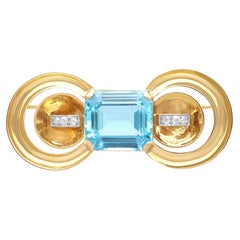 9.10 Carat Aquamarine and 0.24 Carat Diamond 15k Yellow Gold Brooch Circa 1925