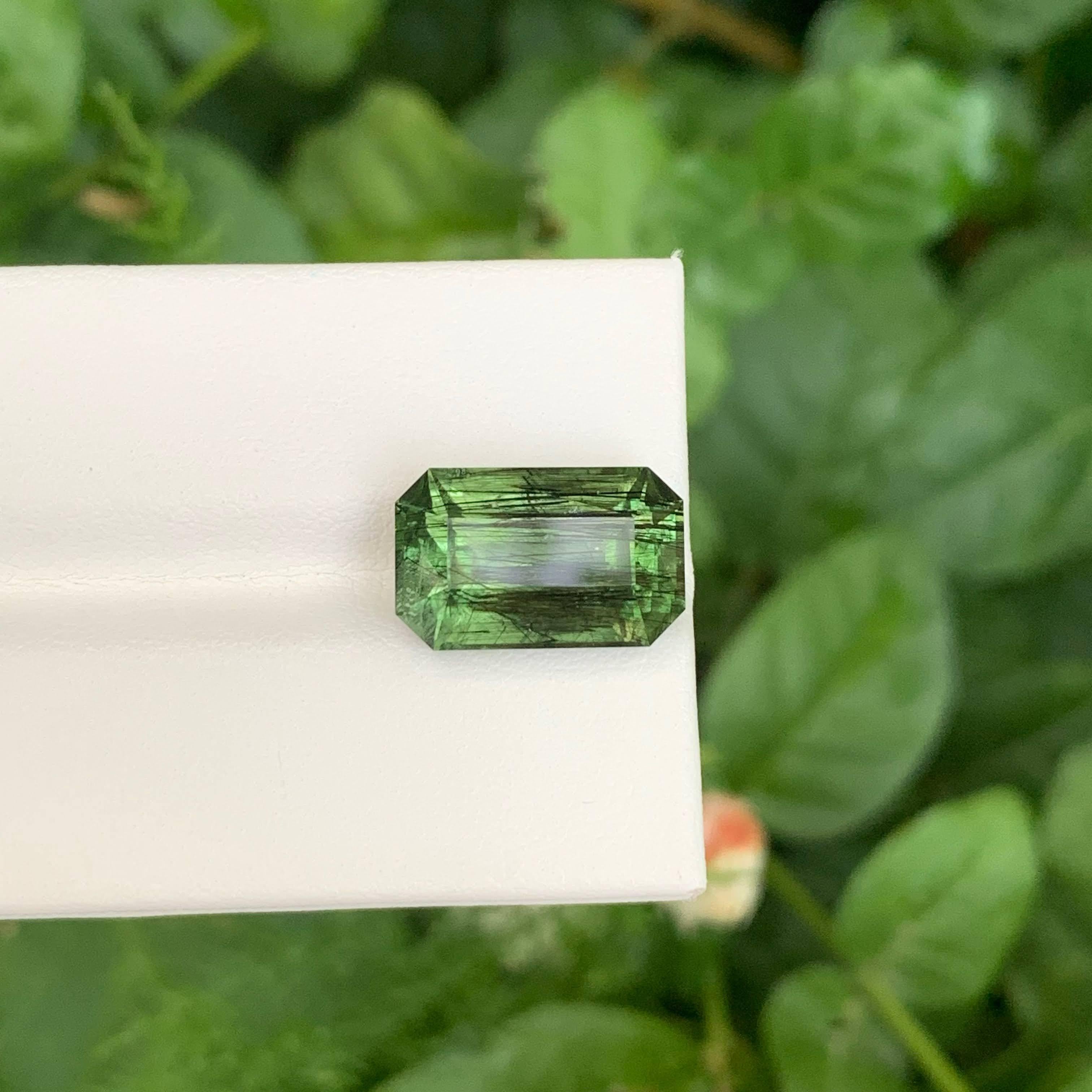 Women's or Men's 9.10 Carat Natural Loose Green Rutile Peridot Emerald Cut Pakistani Gemstone For Sale