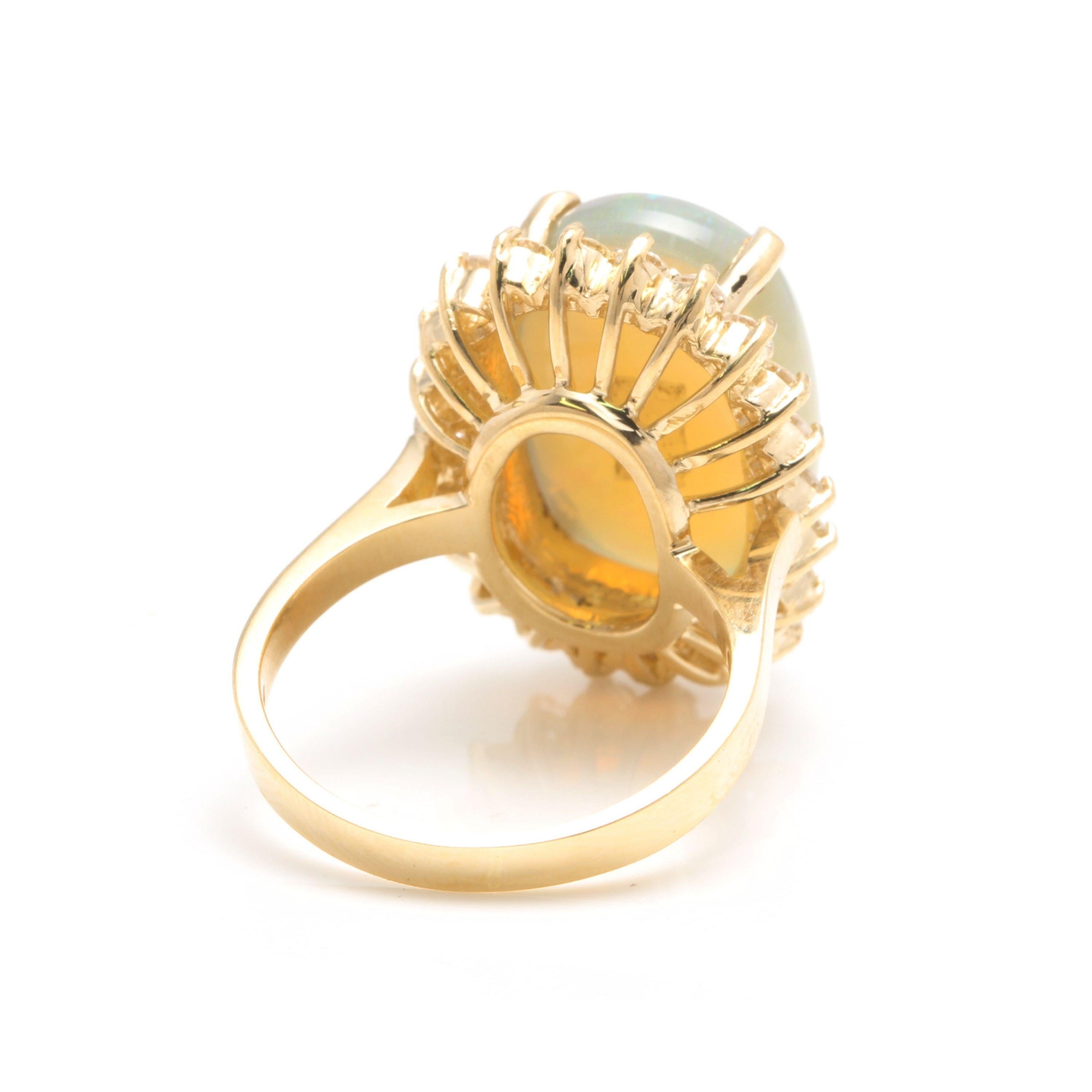 Mixed Cut 9.10 Ct Natural Impressive Australian Opal & Diamond 14K Solid Yellow Gold Ring For Sale