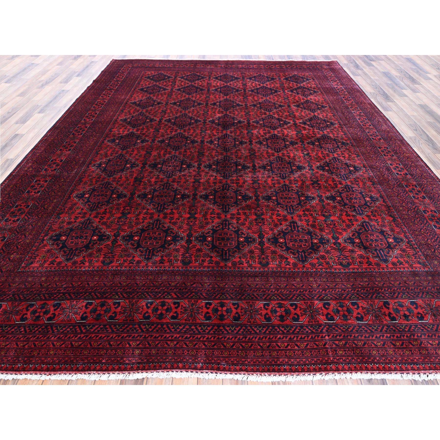 Médiéval Tapis rouge afghan Khamyab à motif géométrique noué à la main 9'10