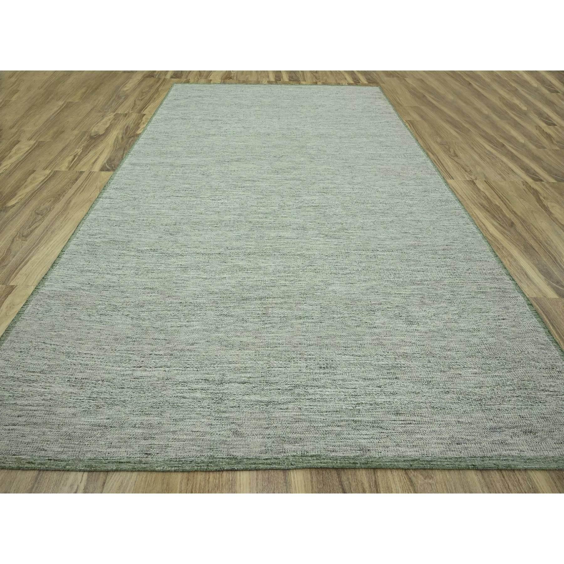 Sage Green, Tappeto orientale annodato a mano, disegno dell'erba ossidata e invecchiata con orditi a vista, lana naturale, tappeto orientale
Materiali primari: Lana
Lattice: No Pile 
altezza: 0,25 pollici
Stile: Contemporaneo
Colore primario: